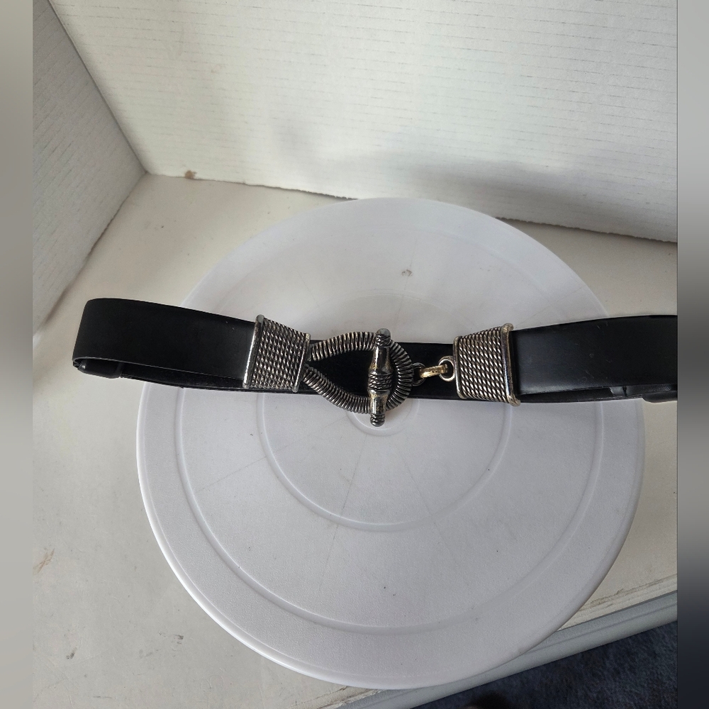 Chico's Black Leather Adjustable Belt With Heavy Clasp Size Small